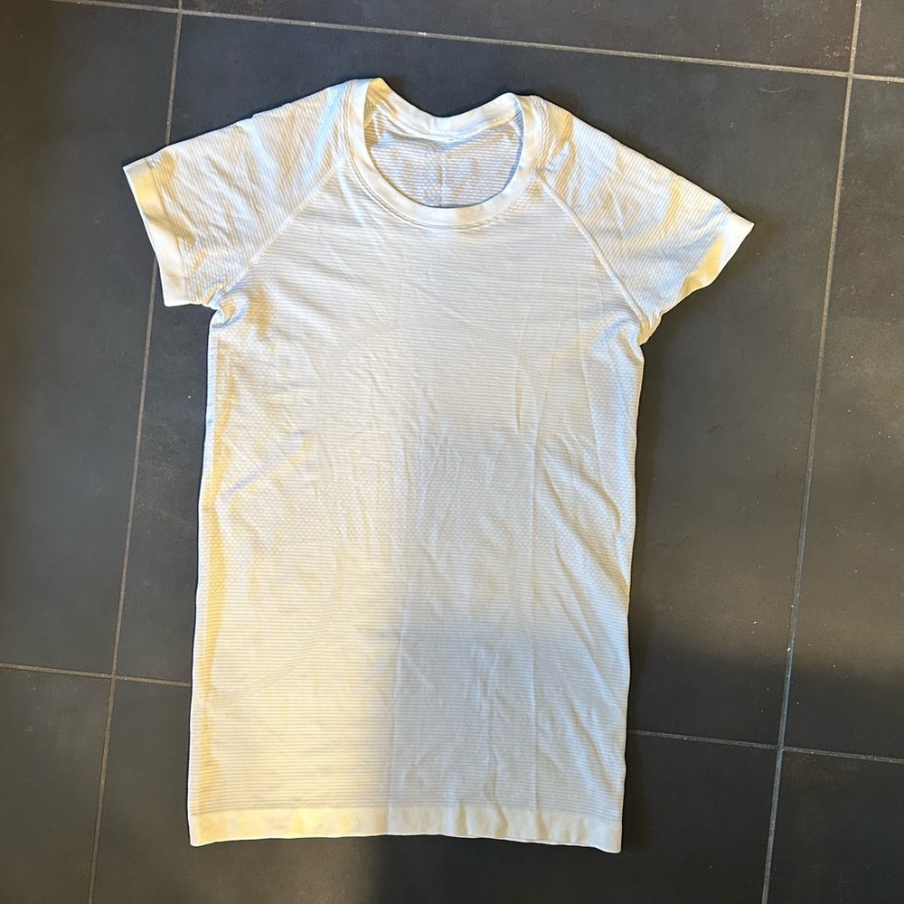 Lululemon White Swiftly Short Sleeve Tee Hip Length-6